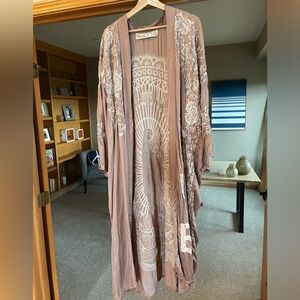 Magnolia Pearl Appliqué Blessed Kimono